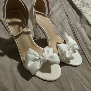 Elegant White Bow Women's Sandals